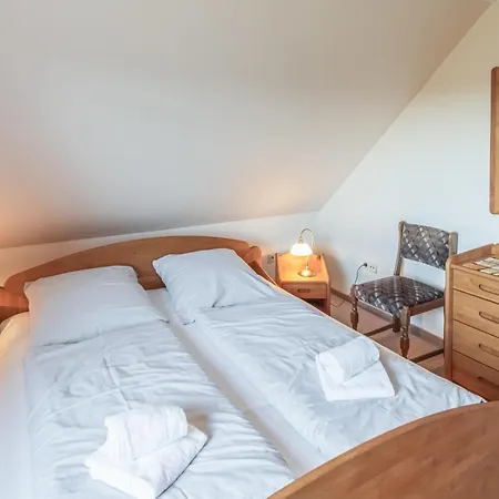 1 Bedroom Cozy In Appartement *